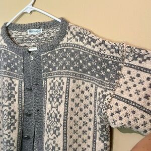 Vintage Husfliden Norwegian wool Sweater L